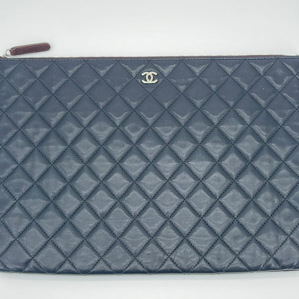 D' Borse - Chanel Classic CC Quilting Ipad Case/Clutch In Lilac Smooth  Calfskin With Light GHW Condition : Preloved (Almost Like New) Price :  RM1xxx only! Contact us at 0164553444 Location 