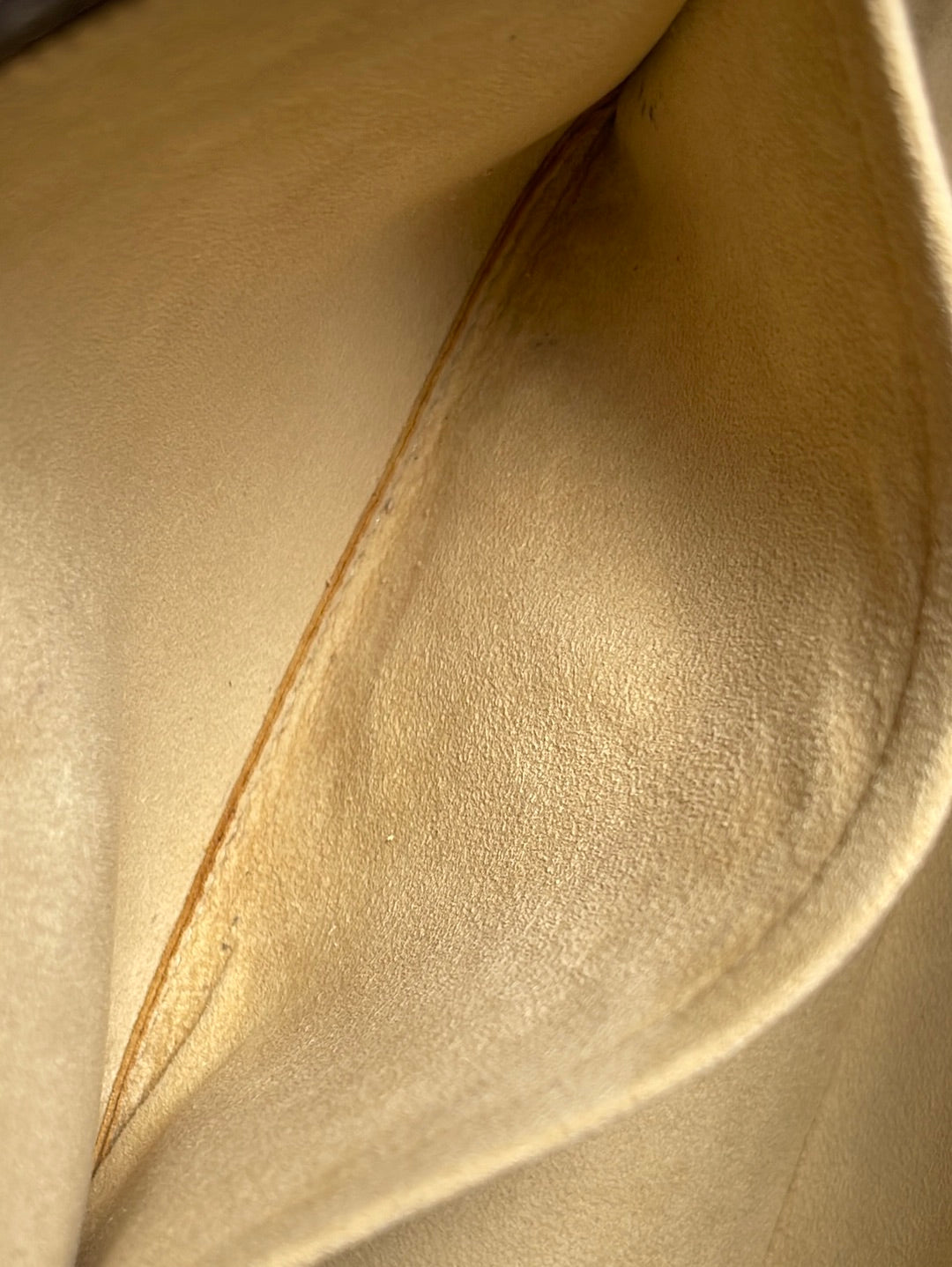 Cite cloth handbag Louis Vuitton Brown in Cloth - 31070375