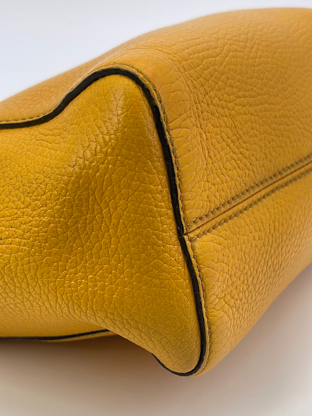 Gucci tote bag Swing grained leather blue sky Light blue ref.137221 - Joli  Closet