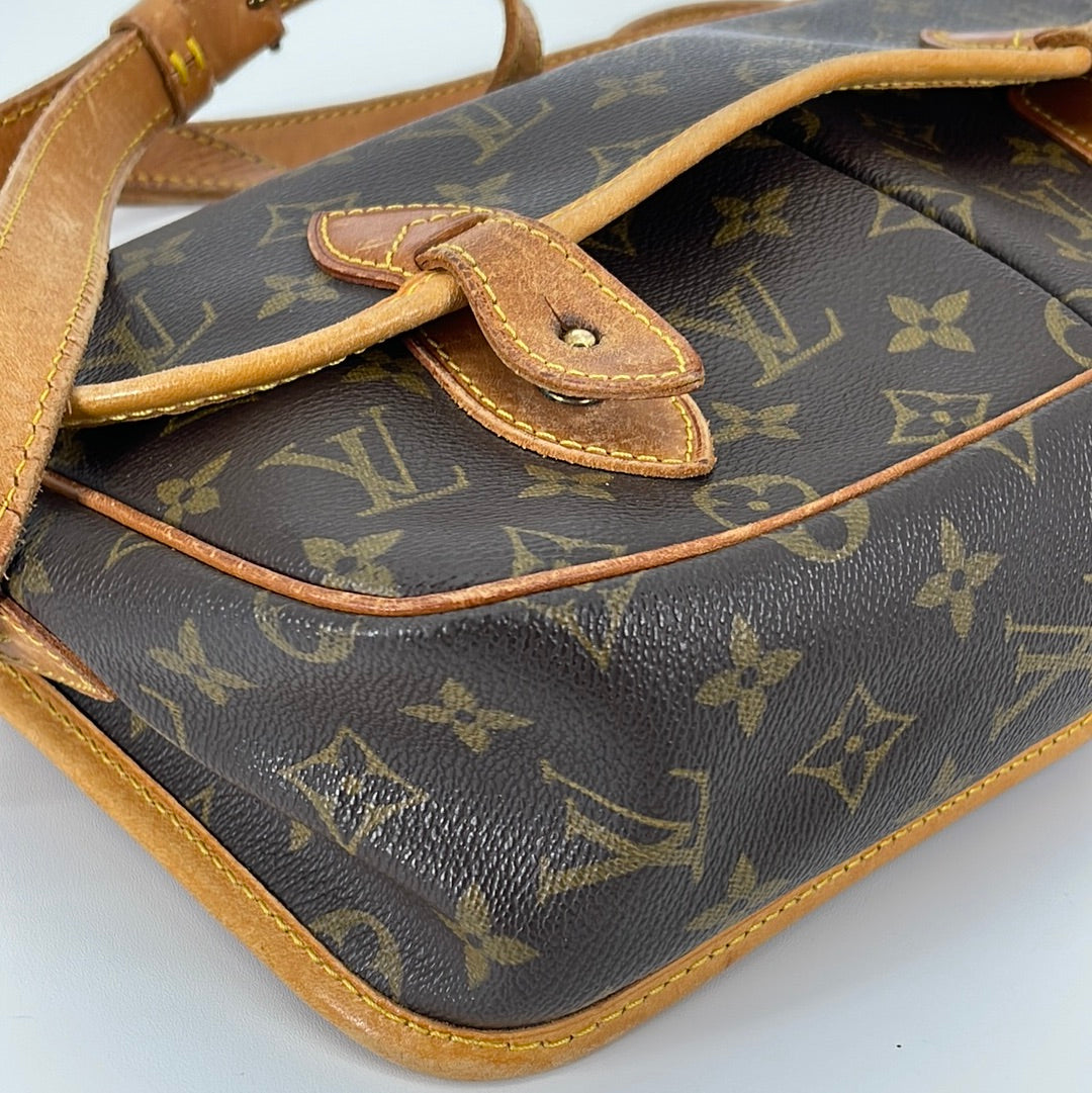 Louis Vuitton Monogram Sac Gibeciere PM - Brown Crossbody Bags