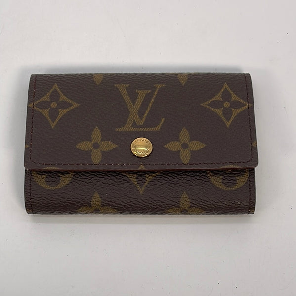 Preloved Louis Vuitton Damier Azur 4 Key Holder CT0152 012223 – KimmieBBags  LLC