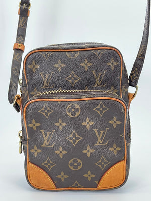 Louis Vuitton cross body  Louis vuitton, Purses crossbody, Bags