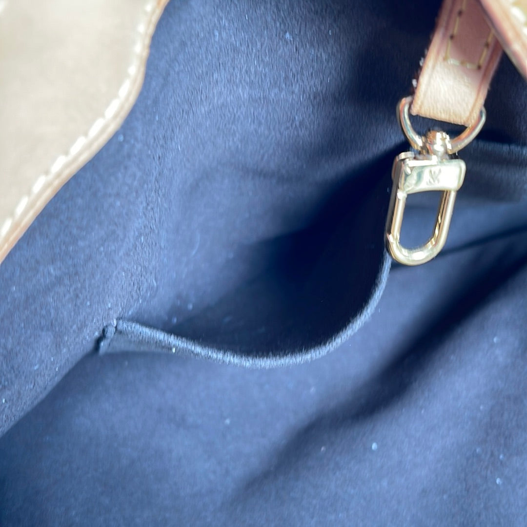 Louis Vuitton Wilshire Handbag 327958