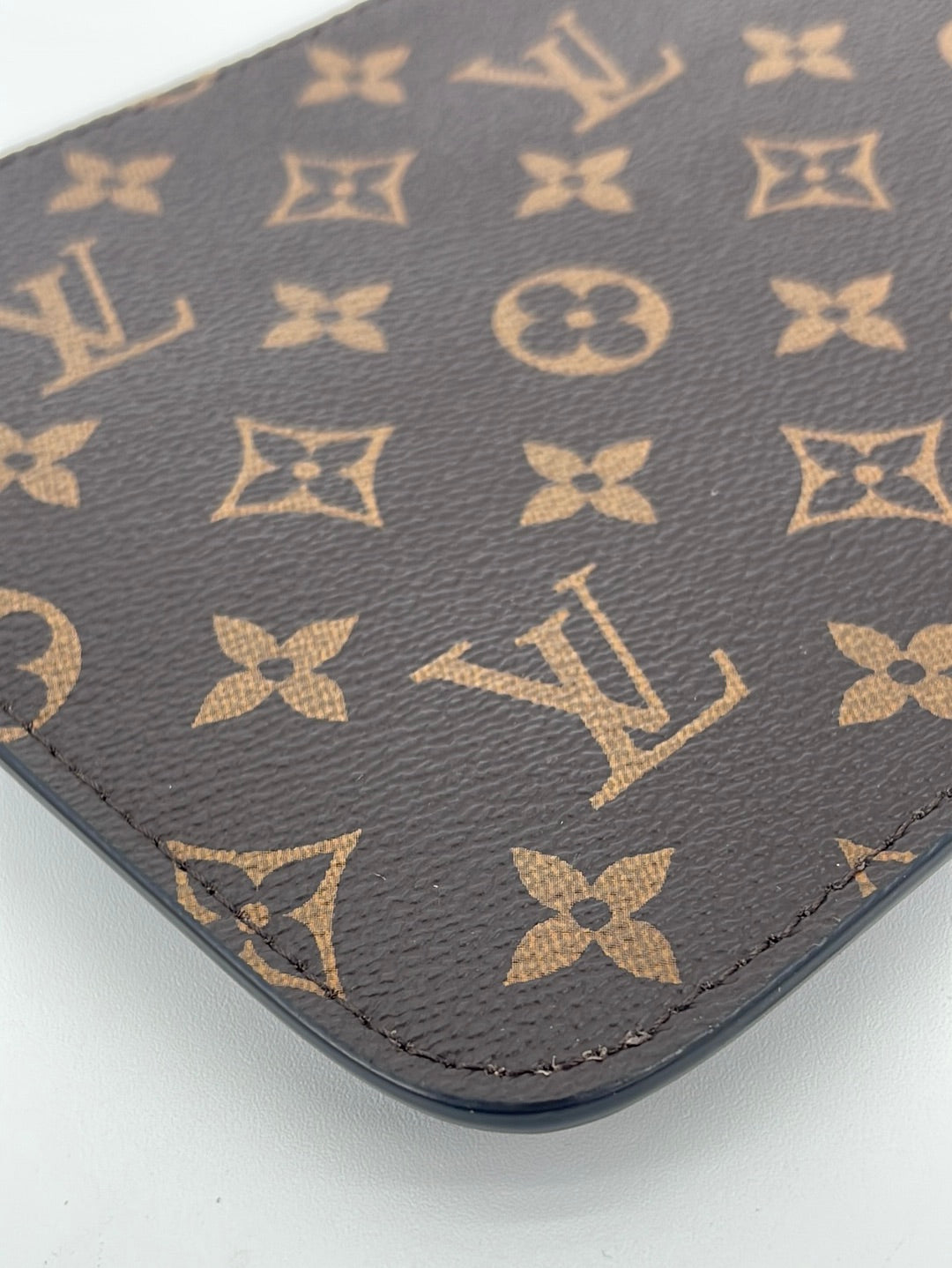 Louis Vuitton neverfull monogram pouch 2018 – My Girlfriend's Wardrobe LLC
