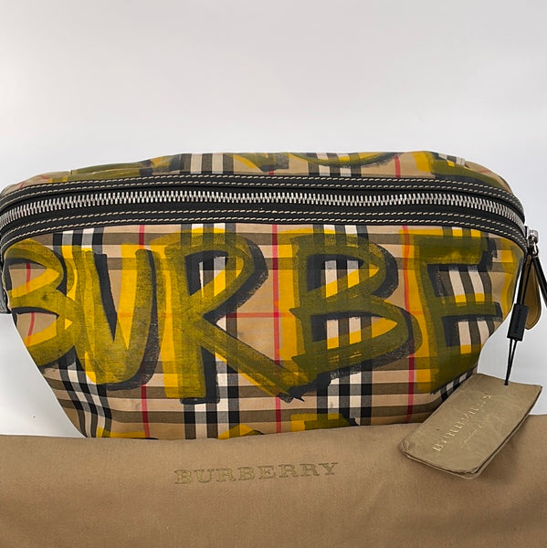 Burberry graffiti 2024 fanny pack