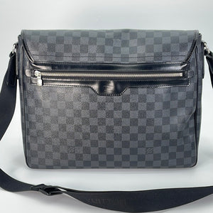 Louis Vuitton Women's Daniel GM Damier Graphite Messenger Bag - Black