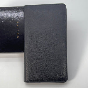 Preloved Vintage Louis Vuitton Monogram Taiga Gray Passport Case Cover –  KimmieBBags LLC