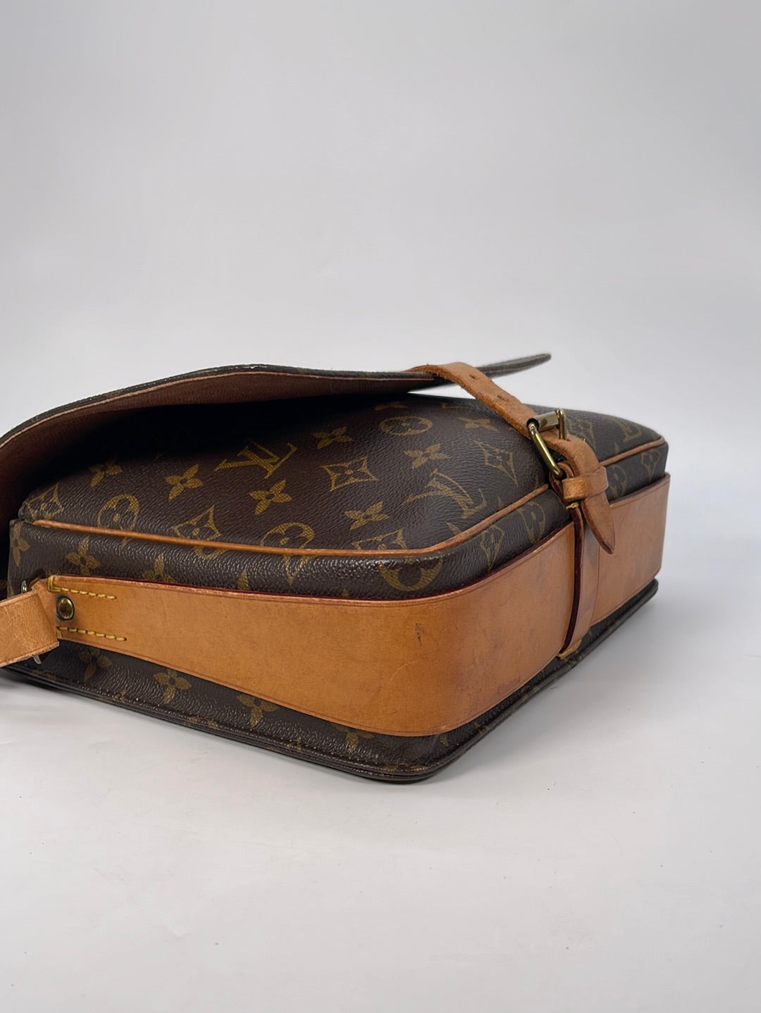 Louis Vuitton Cartouchiére Shoulder bag 360024