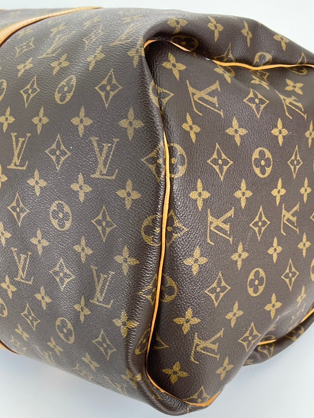 Louis Vuitton Monogram Keepall 55 Travel Boston Bag – Timeless Vintage  Company