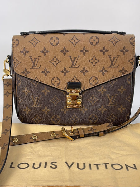 Preloved Louis Vuitton Pochette Metis Monogram Canvas Bag SD3290 01132 –  KimmieBBags LLC