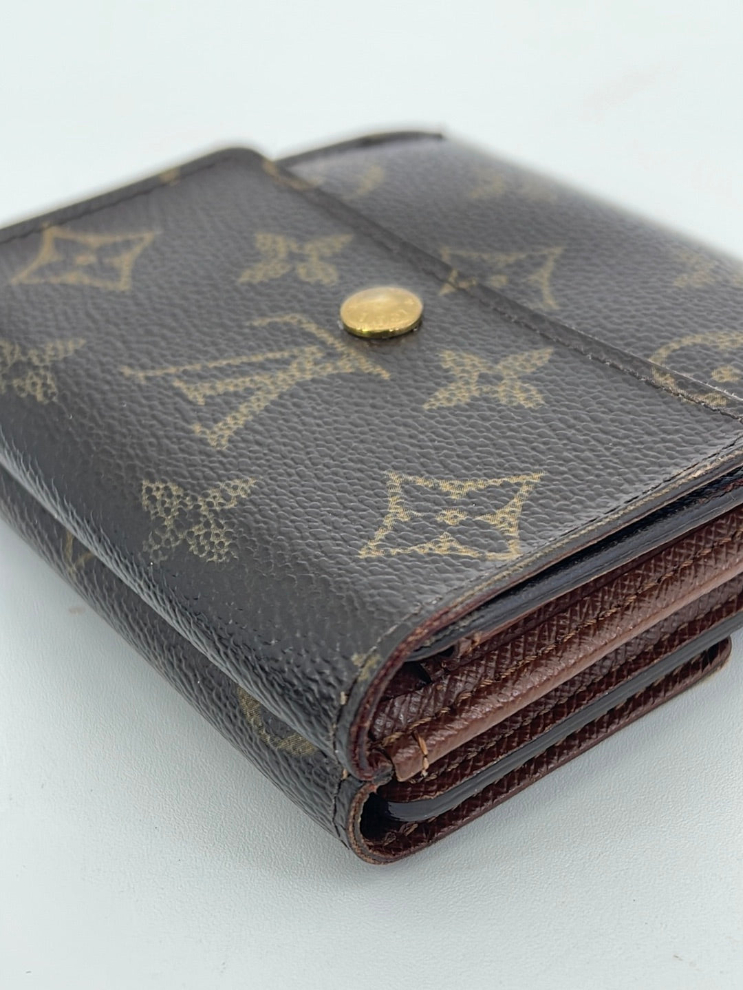 Preloved Louis Vuitton Monogram Passport Wallet CA1028 061423 – KimmieBBags  LLC