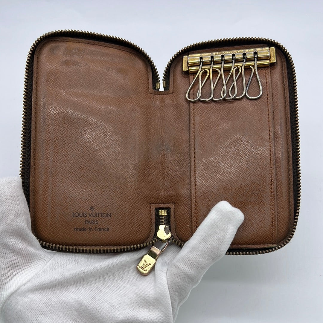 Louis Vuitton 6 Key Holder Epi Leather 3.9 x 2.8 x 0.4 inches M63812