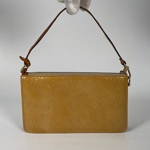 Louis Vuitton Peppermint Monogram Vernis Lexington Pochette Bag - Yoogi's  Closet