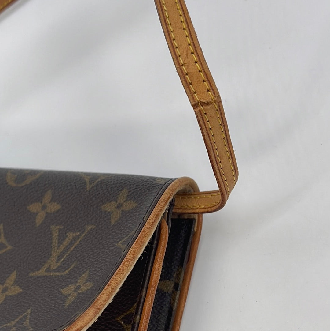 Louis Vuitton Monogram Pochette Twin GM Crossbody Flap Bag