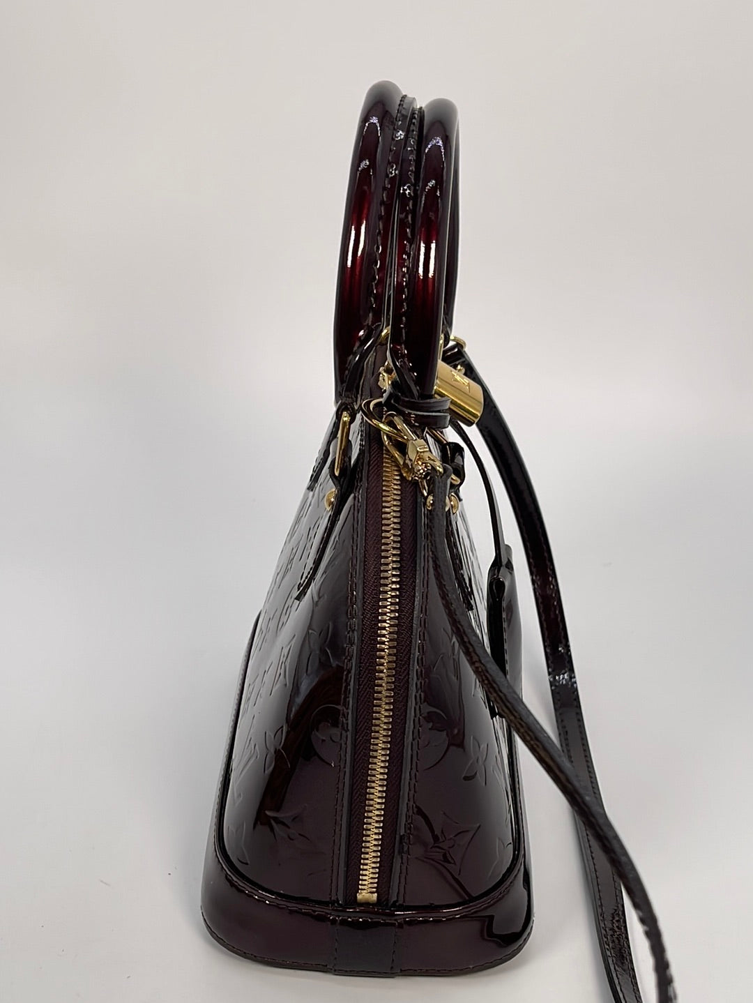 PRELOVED Louis Vuitton Amarante Vernis Alma BB Crossbody Bag 82KJH4C 0 –  KimmieBBags LLC