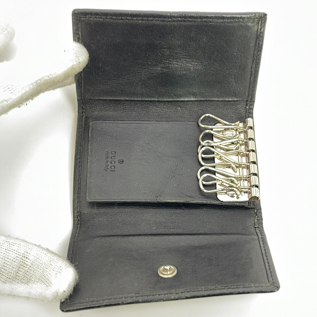 Gucci 6 Key Holder Leather Designer Key Chain White 233039