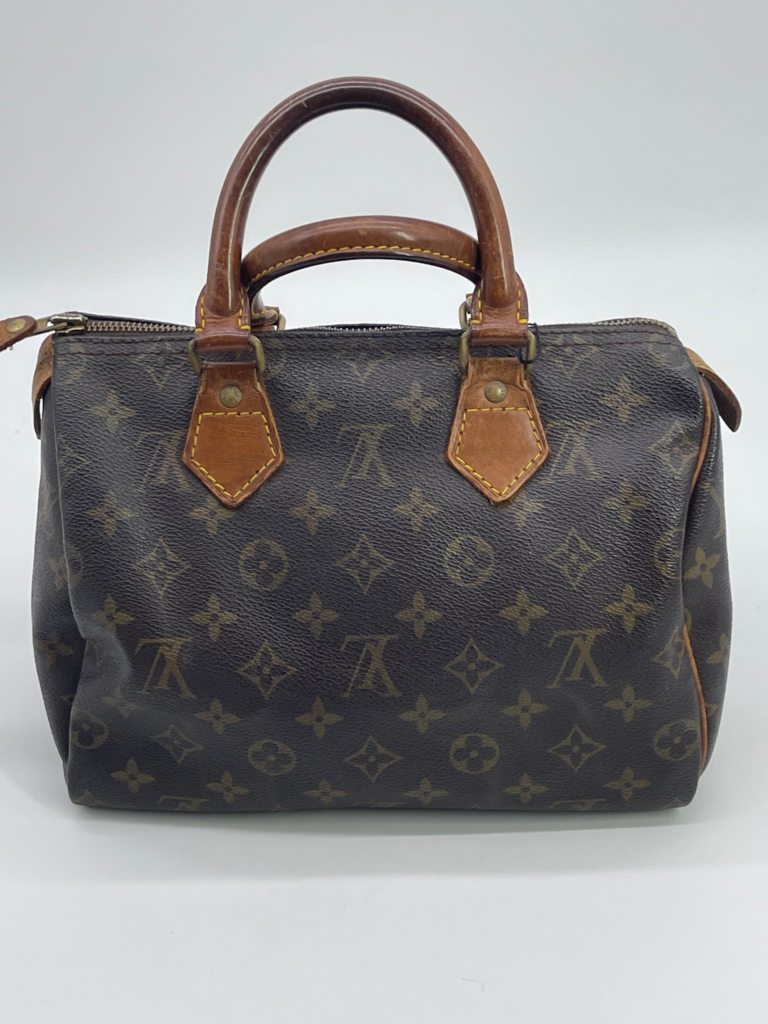 PRELOVED Louis Vuitton Blue Quilted Damier Troca PM Bag with strap CV4 –  KimmieBBags LLC