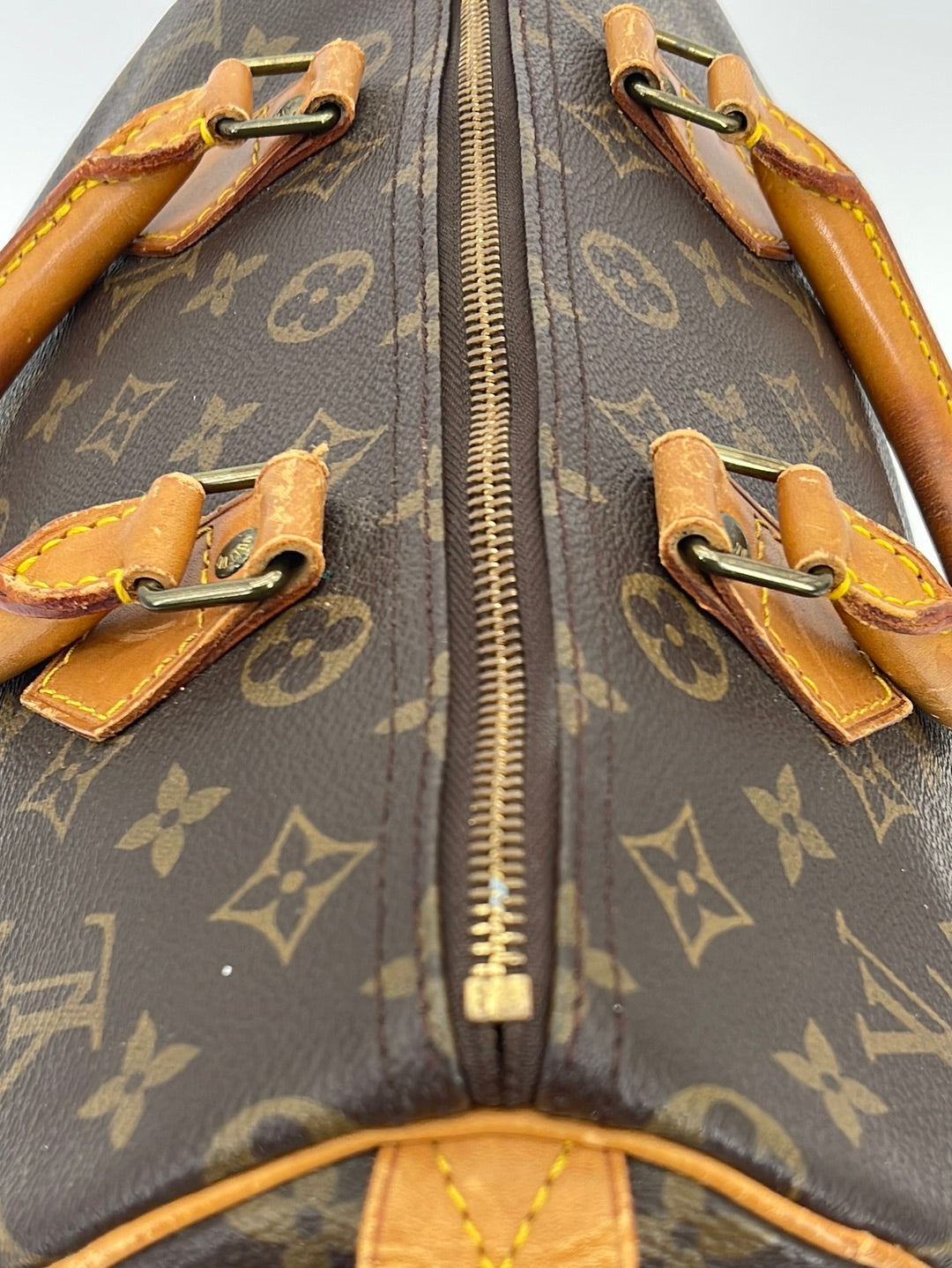 Discontinued PRELOVED Louis Vuitton Favorite MM Monogram Bag SD3193 09 –  KimmieBBags LLC
