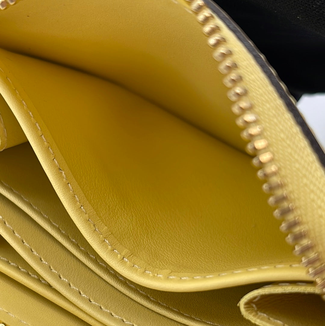 Louis Vuitton Yellow Zippy Jaune Passion Monogram Vernis 216304 Wallet at  1stDibs