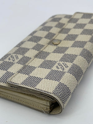 PRELOVED Louis Vuitton Damier Azur Sarah Wallet CA2009 040223 – KimmieBBags  LLC