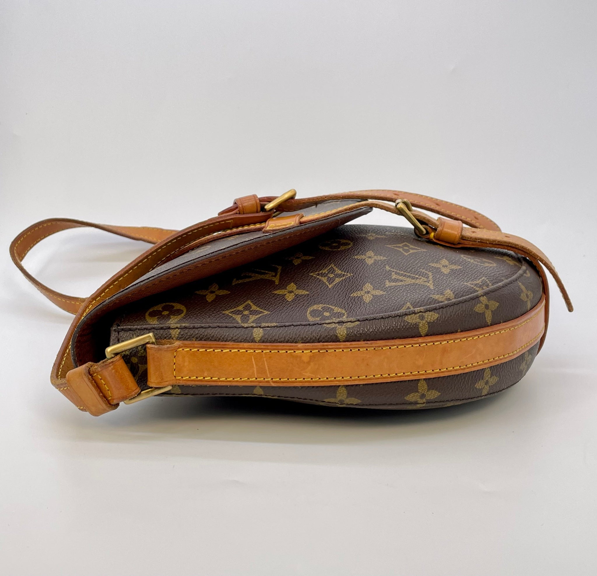 Louis Vuitton Chantilly MM Monogram Crossbody M51233 – Timeless Vintage  Company