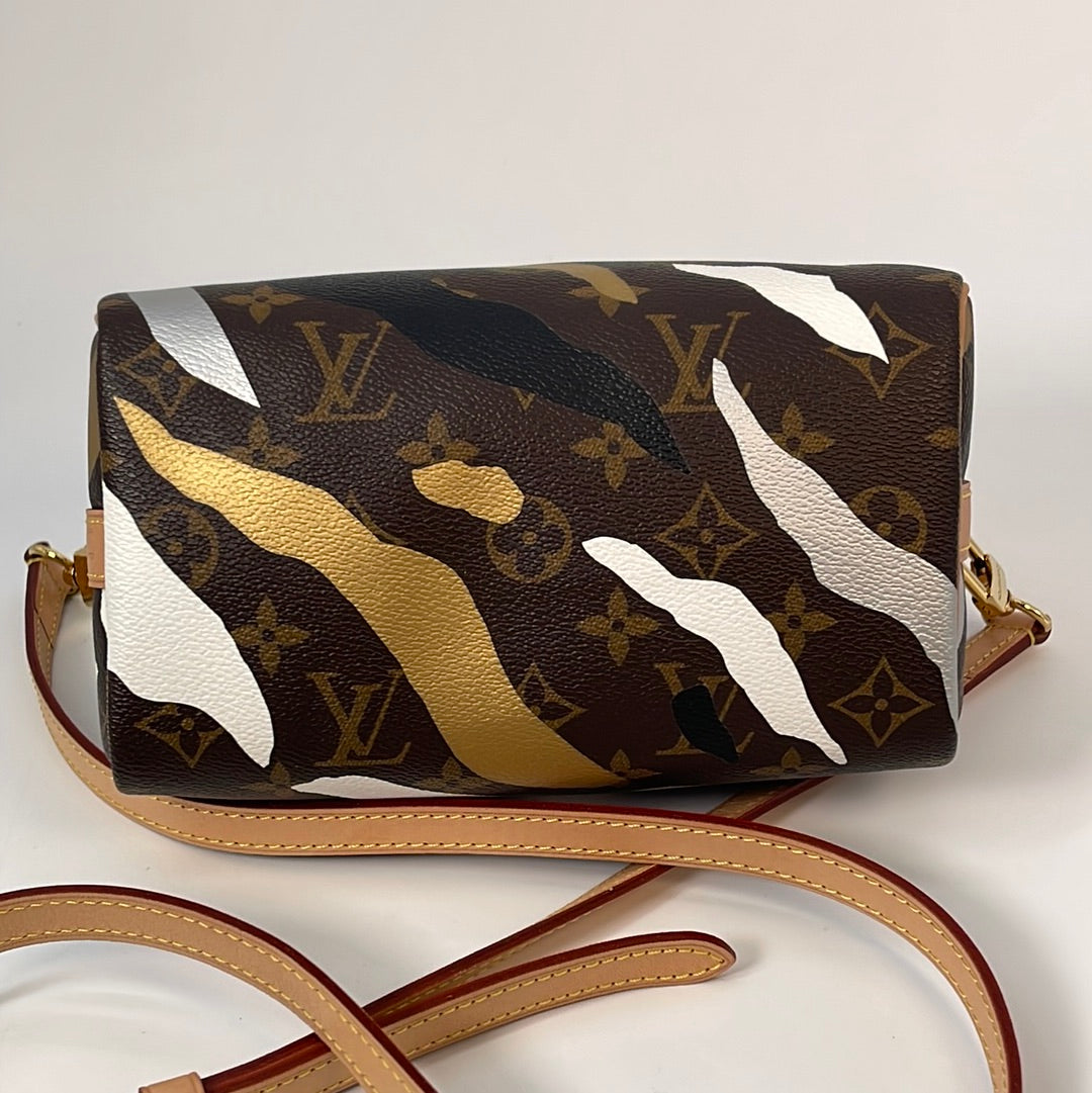 Louis Vuitton Monogram Tribute To Speedy Silk Bandeau ○ Labellov ○ Buy and  Sell Authentic Luxury