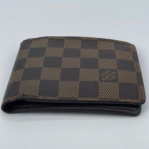 Preloved Louis Vuitton Men wallet. $470 got initial inside