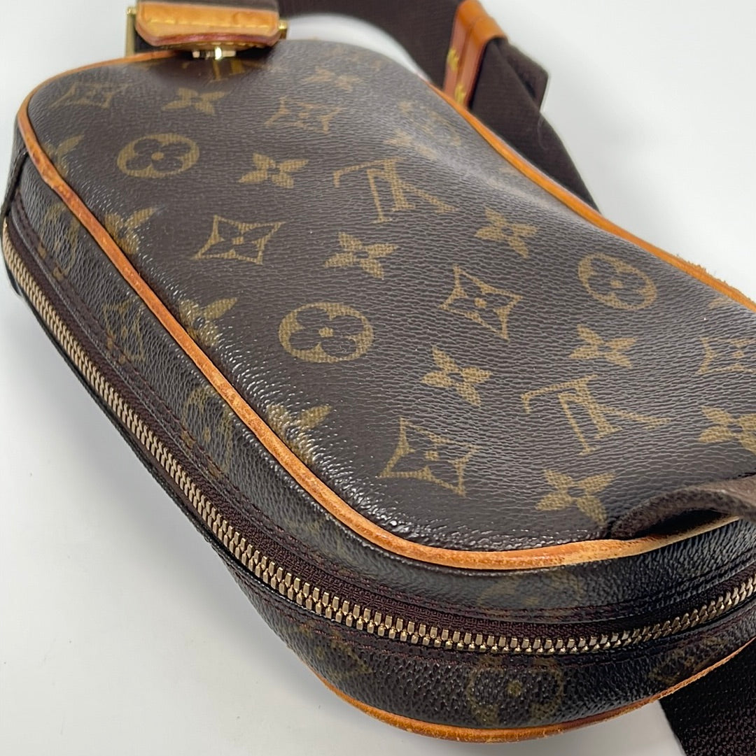 Louis Vuitton Vintage Monogram Pochette Gange - Brown Waist Bags