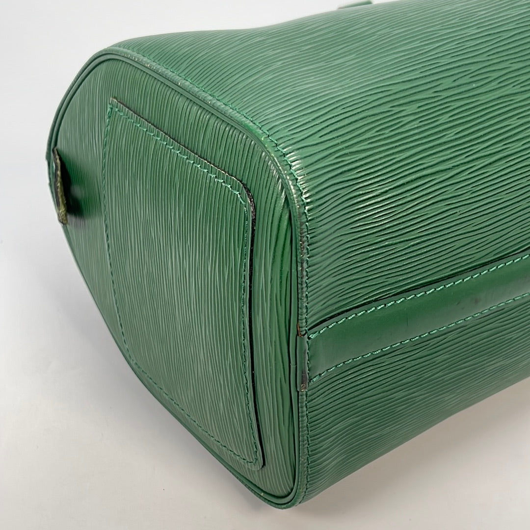 Louis Vuitton Borneo Green Epi Leather Speedy 25 Bag w/ Adjustable