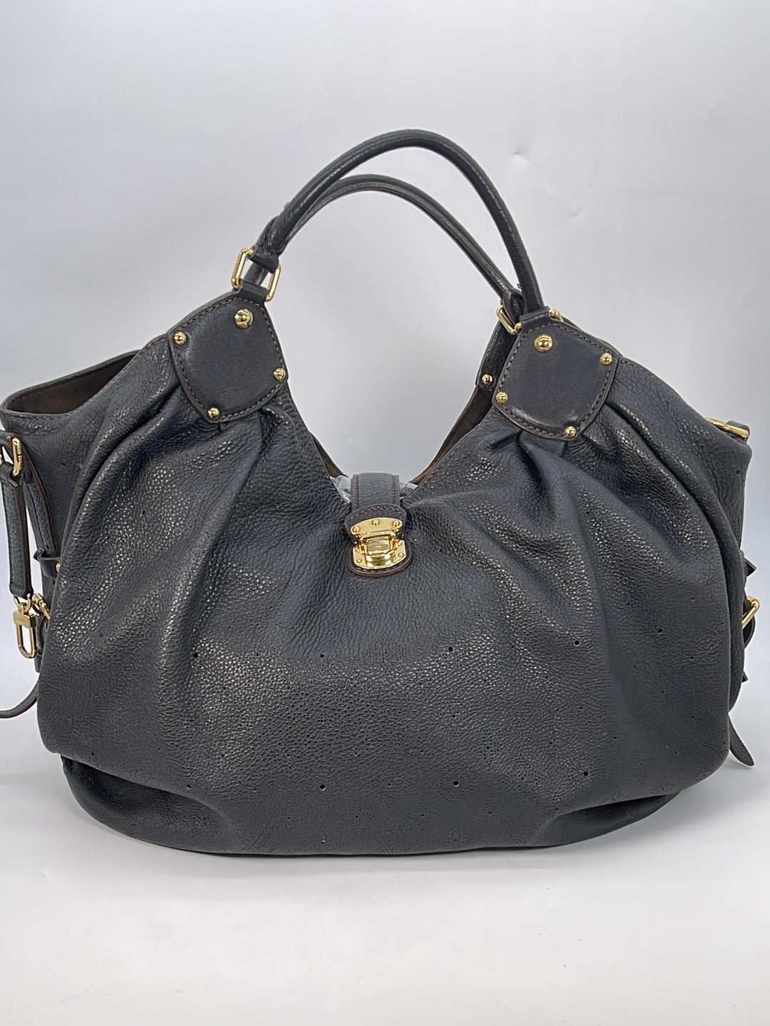 Louis Vuitton White Monogram Mahina Leather XL Bag For Sale at