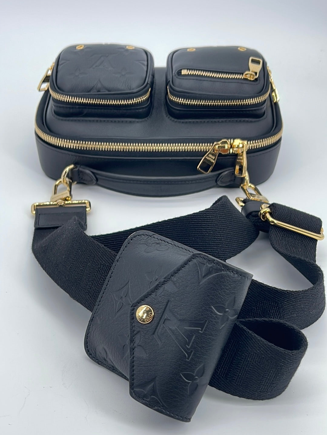 Preloved Louis Vuitton Black Leather Crossbody Utility Bag KX689Y3 042 –  KimmieBBags LLC