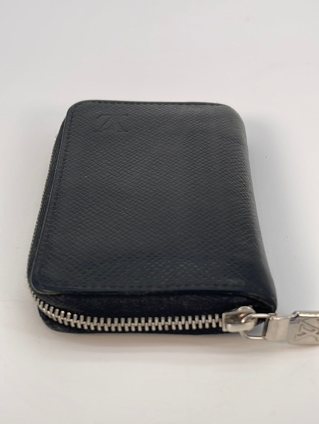 Louis Vuitton Unisex Vintage Zippy Compact Square Wallet Black Taiga L -  Shop Linda's Stuff