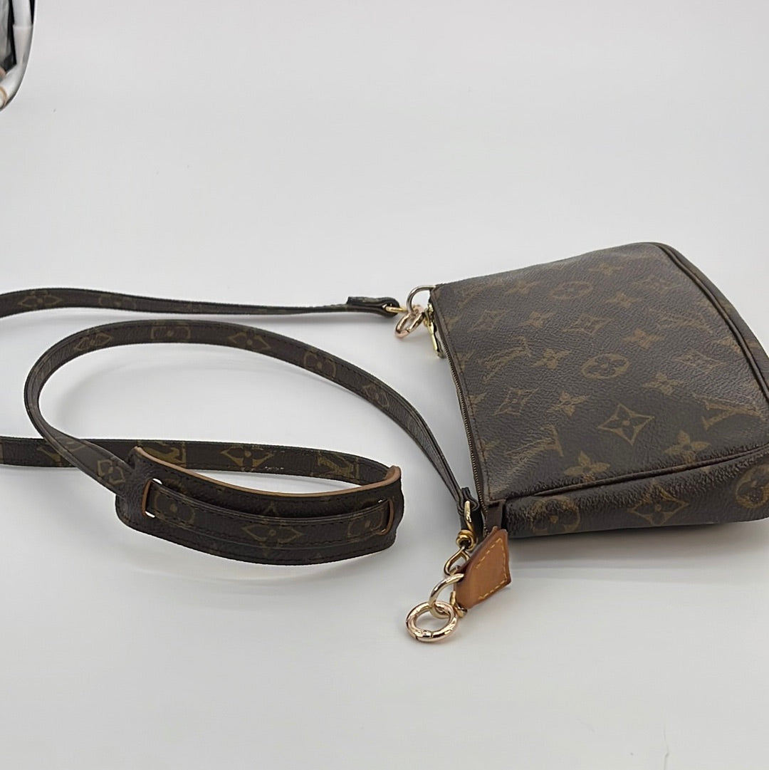 Preloved Louis Vuitton Accessories Pochette VI0060 052923 – KimmieBBags LLC