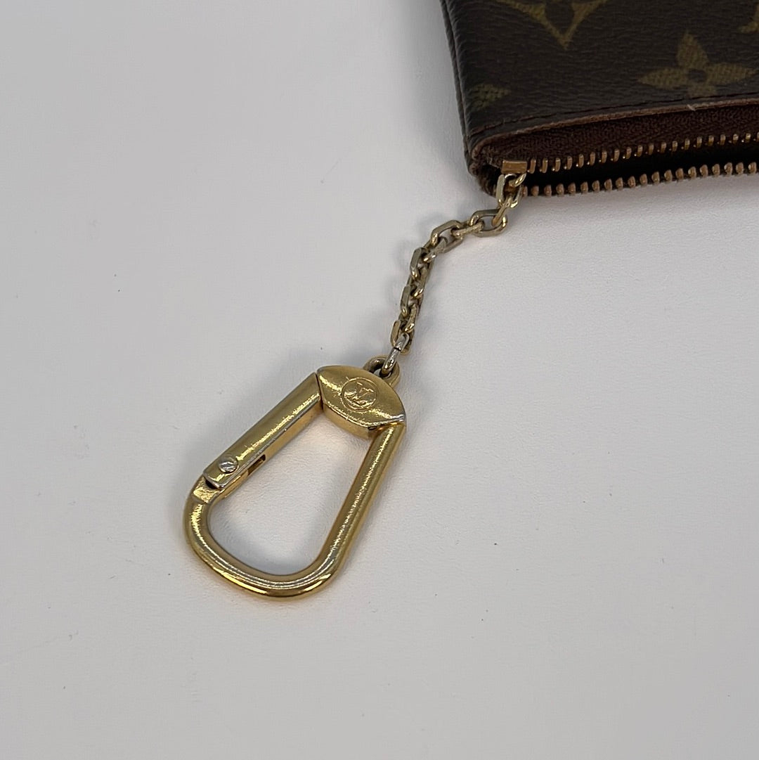 Louis Vuitton Monogram Gold Key Chain REC1193 – LuxuryPromise