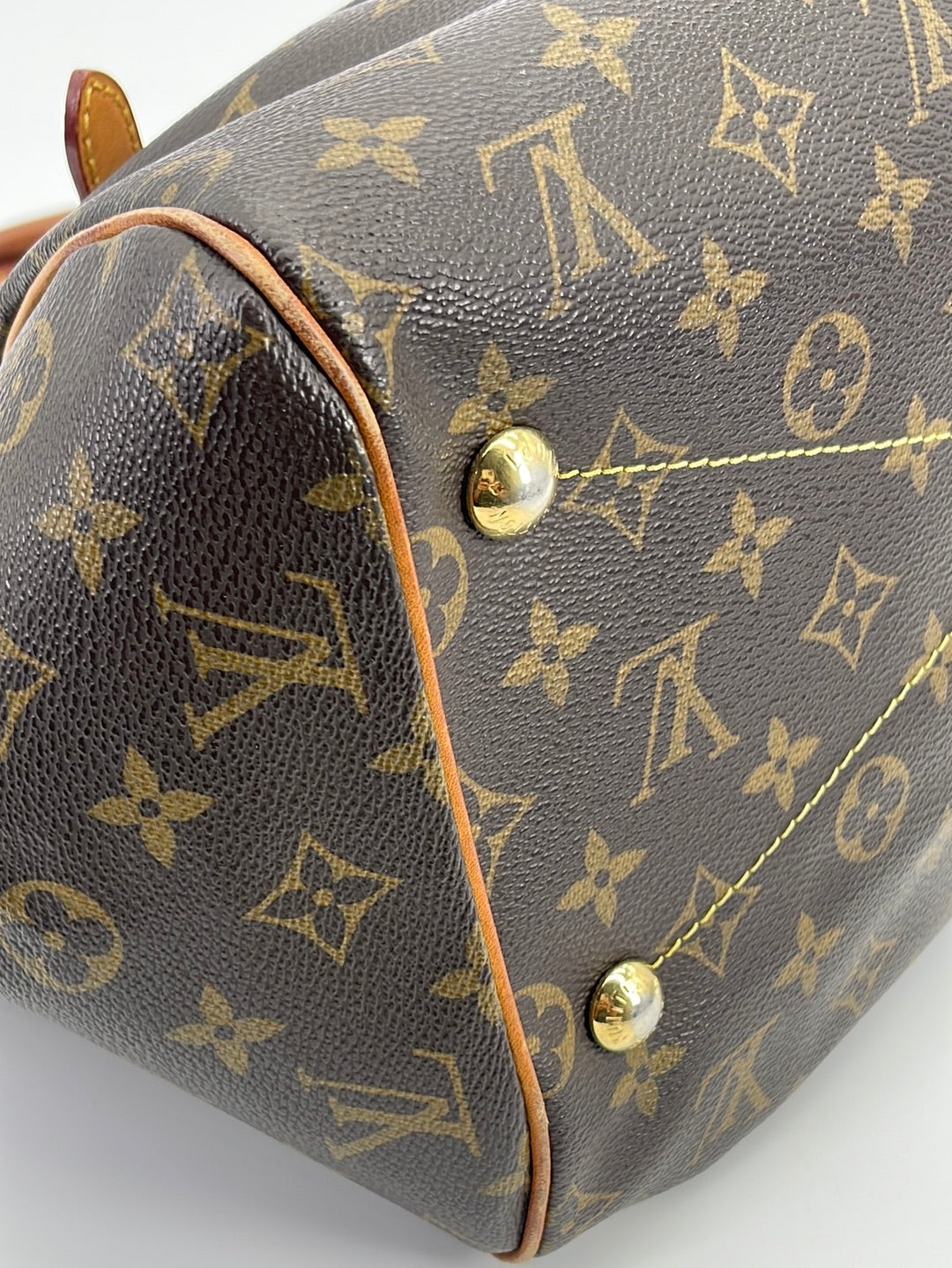 Authentic Louis Vuitton Tivoli Handbag for Sale in Issaquah, WA