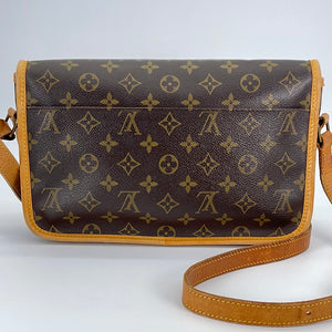 Louis Vuitton, Bags, Pre Loved Louis Vuitton Brown Monogram Canvas  Gibciere Mm Messenger Bag Women