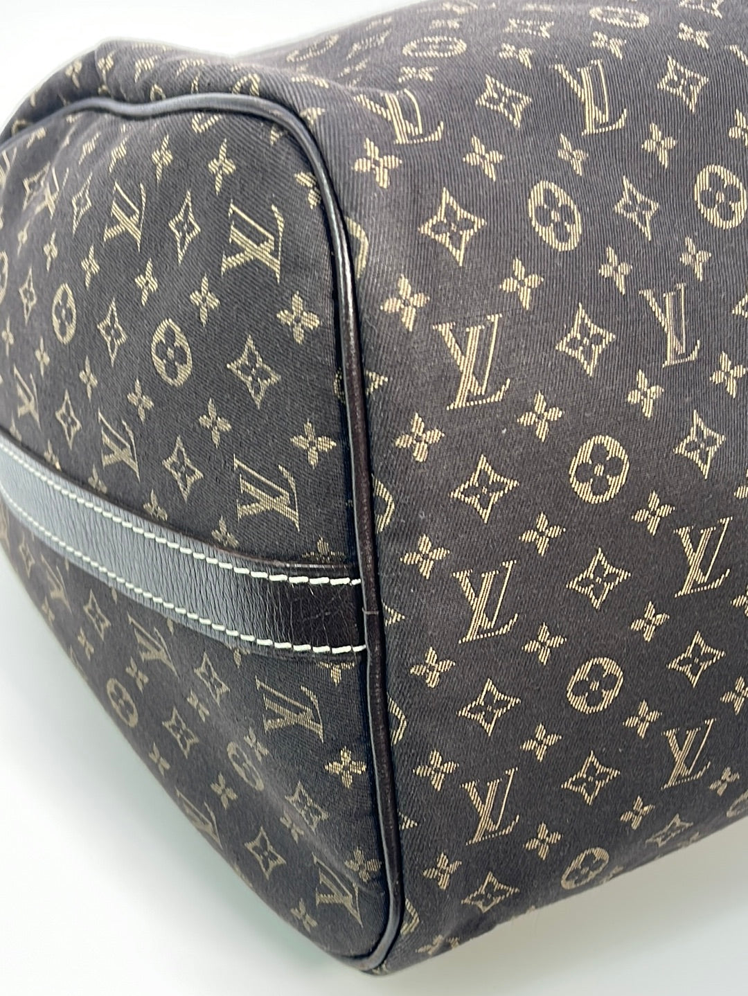 Lot 705: Louis Vuitton Shoe Bag