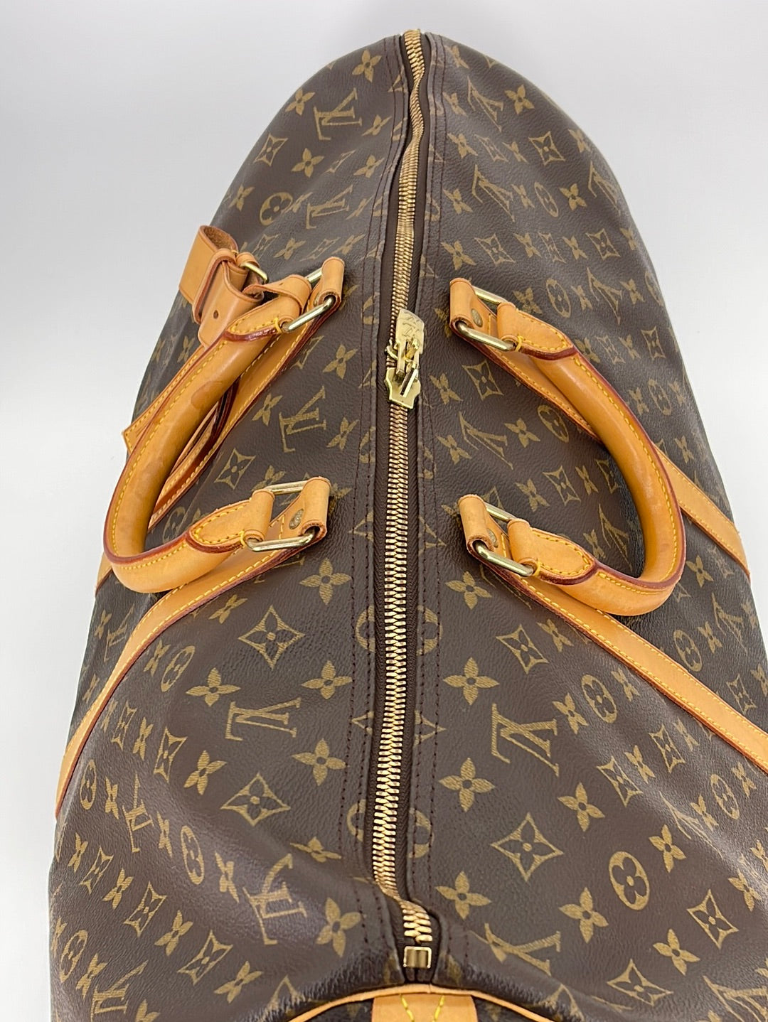 🎄 Never too late to shop this preloved LOUIS VUITTON Keepall 55